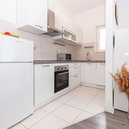 אומיס Tanja Apartment מראה חיצוני תמונה