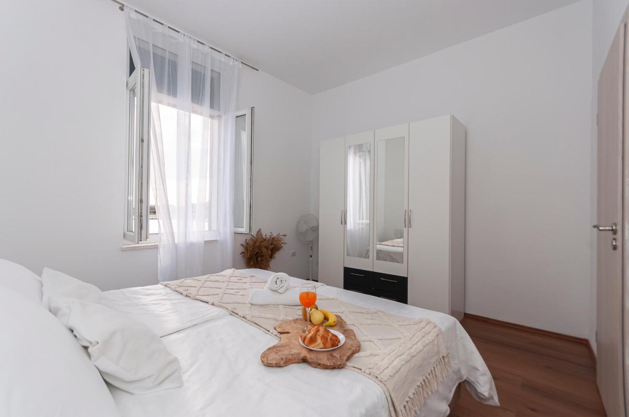 אומיס Tanja Apartment מראה חיצוני תמונה