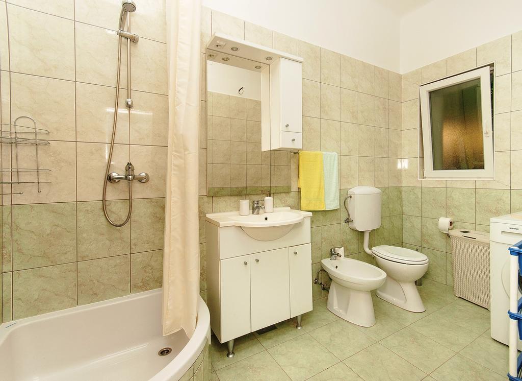 אומיס Tanja Apartment מראה חיצוני תמונה